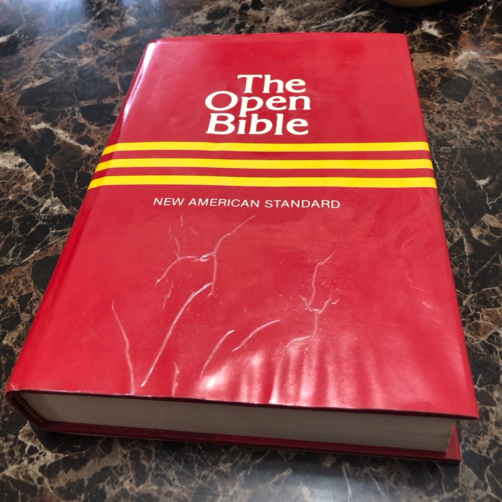 NEW AMERICAN STANDARD THE OPEN BIBLE HARD COVER EDITION IN GOOD CONDITION 1977